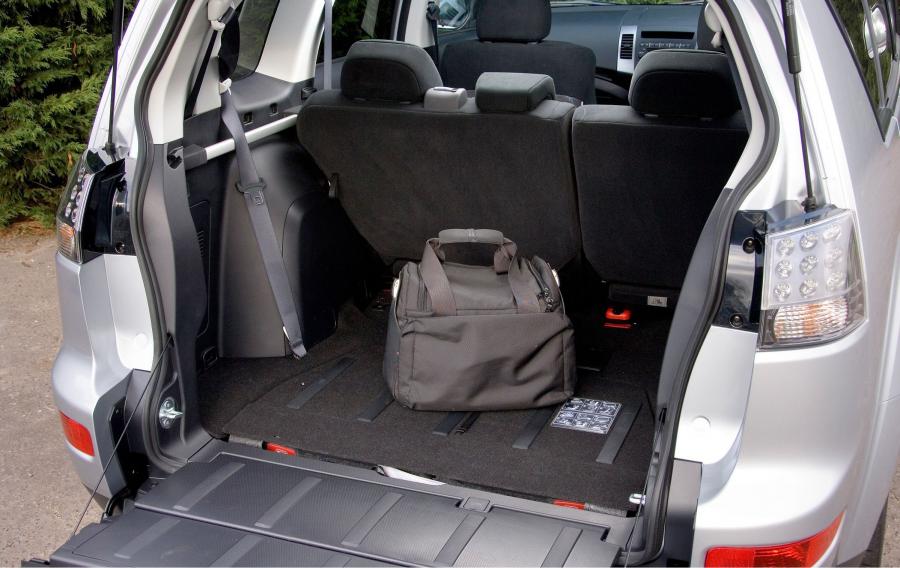 Mitsubishi Outlander Warrior 2007 года  (UK) (фото 9 из 39)